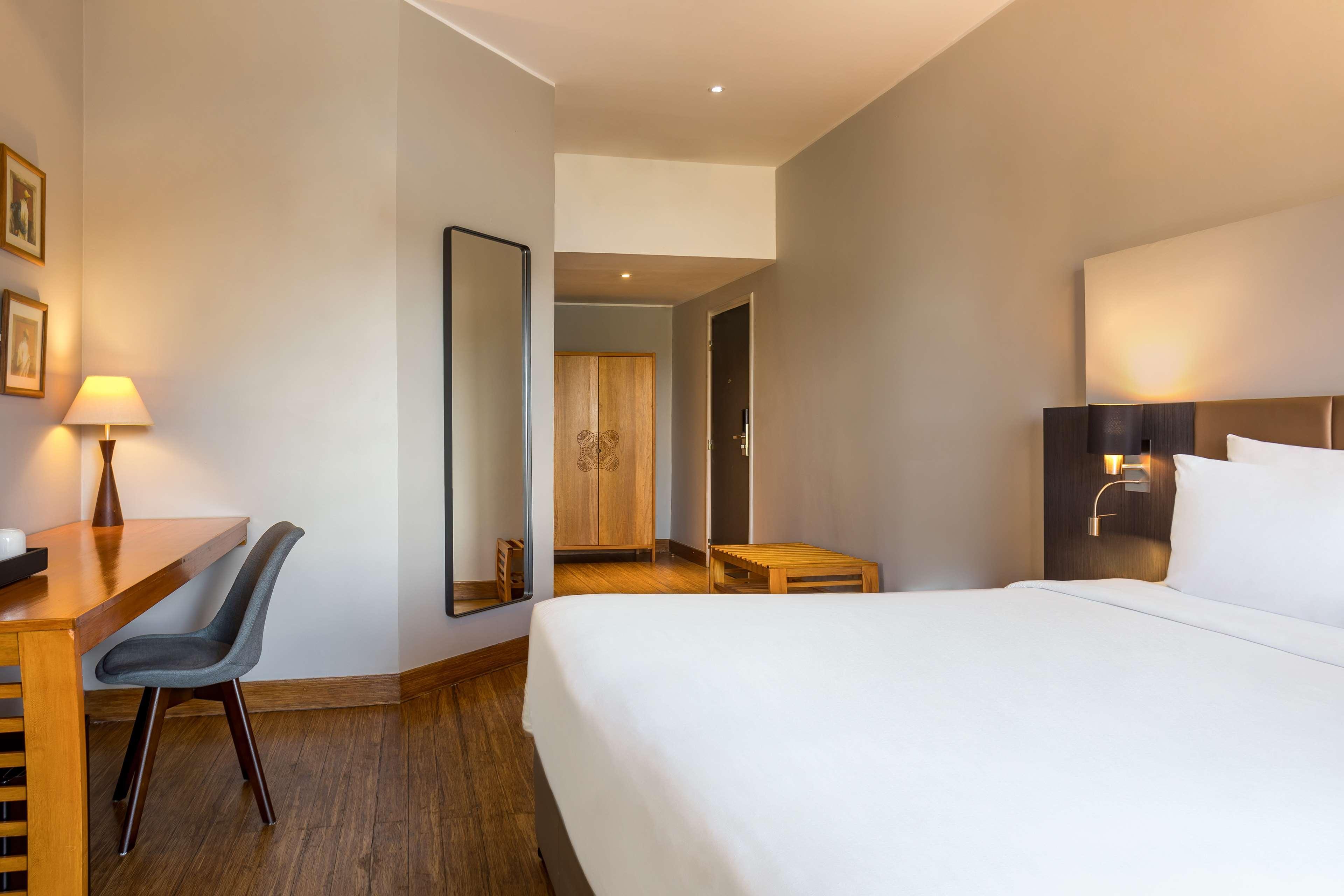 Radisson Blu Hotel Antananarivo Waterfront Exterior photo
