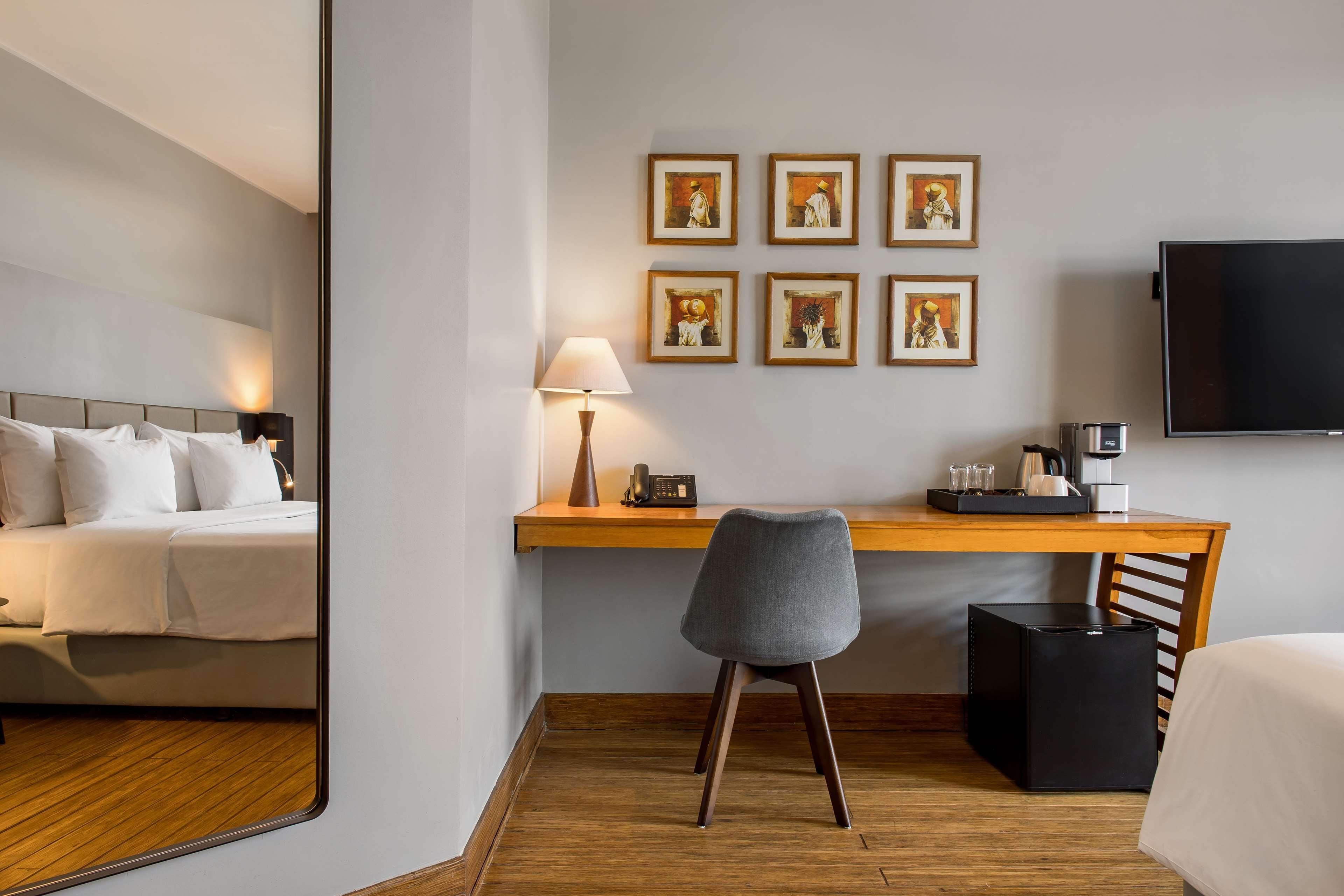 Radisson Blu Hotel Antananarivo Waterfront Exterior photo