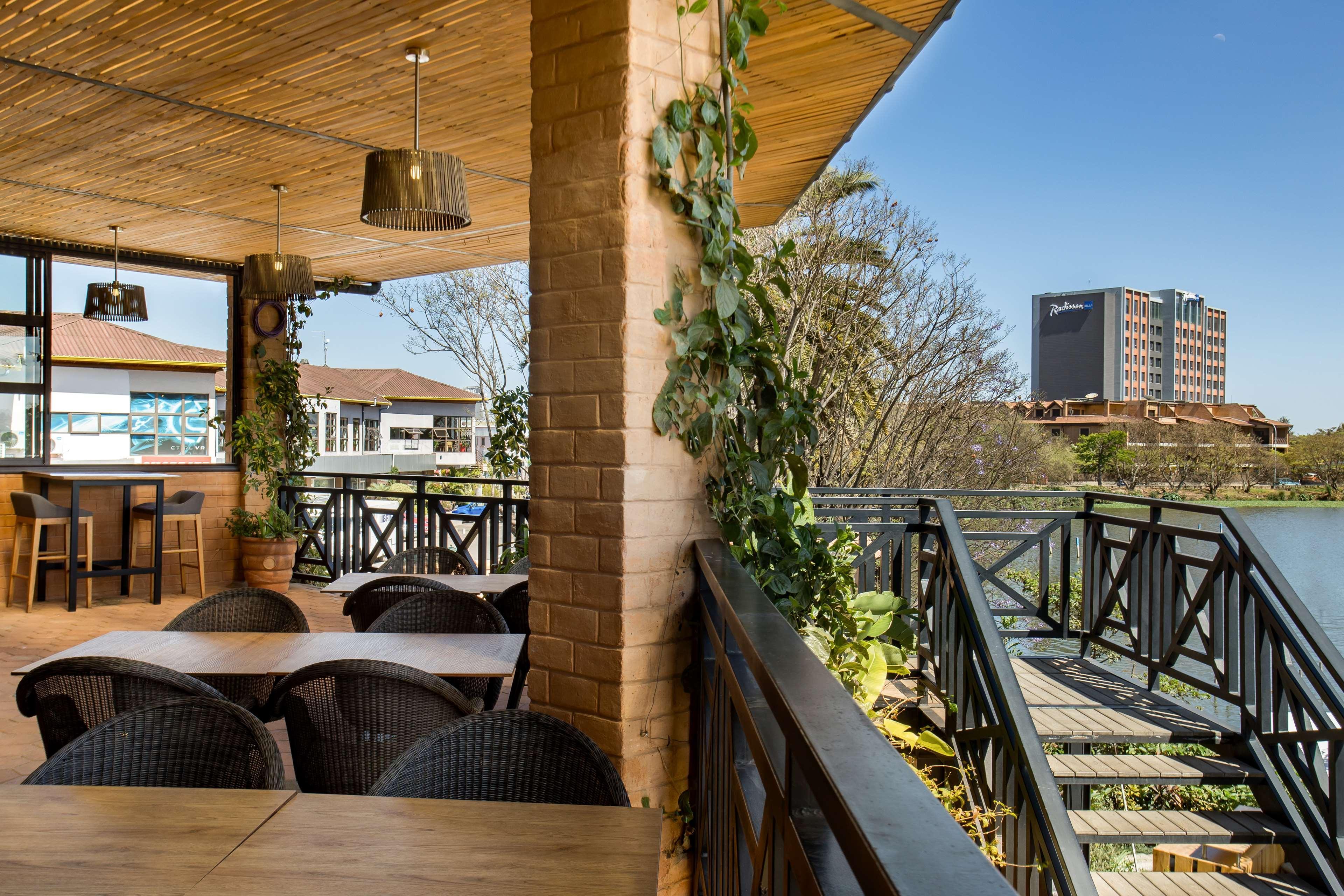 Radisson Blu Hotel Antananarivo Waterfront Exterior photo